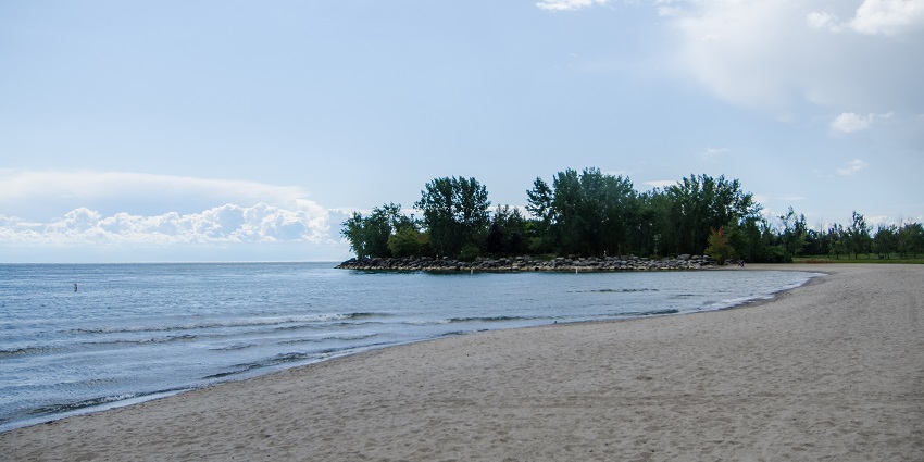 An image showing a view of Woodbine Beach, one of the most famous beaches located in Ontario.