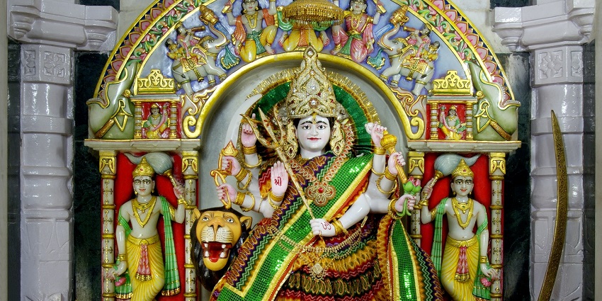 Pay your respects at the Ashapurni Mandir and enjoy the kanya poojas and spiritual aura here