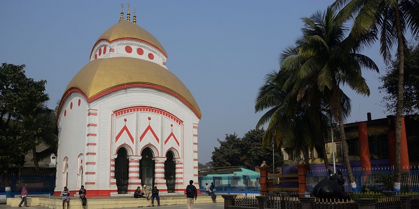 Visiting the Shri Baba Trivati Nath Ji Mandir, one of the best things to do in Bareilly