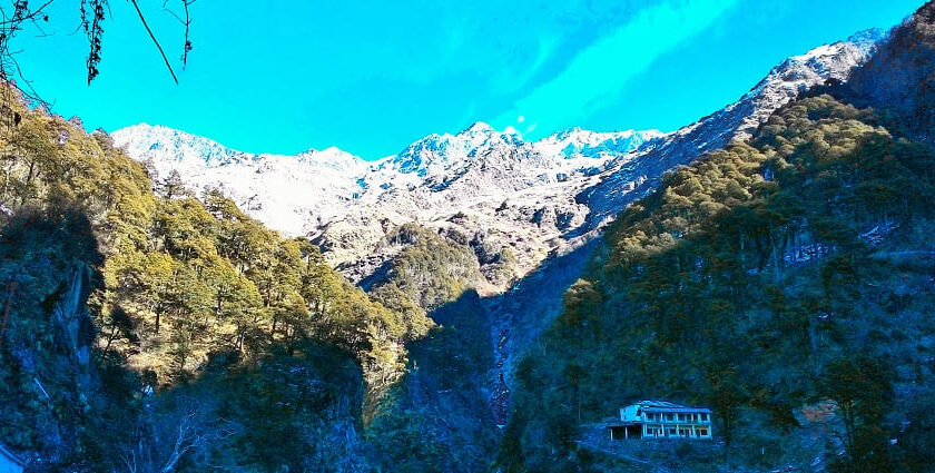 A Guide to the Untamed Beauty named Yamunotri Temple, Uttarakhand.