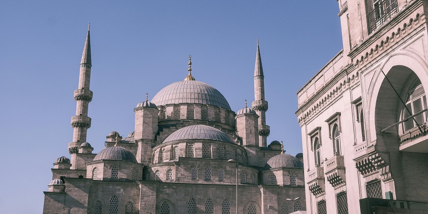 Historic mosque overlooking the Golden Horn, featuring beautiful Ottoman architecture.