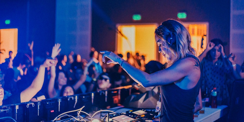 Zukunft, an experimental club featuring avant-garde music, art, and immersive experiences.