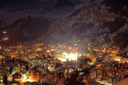 Experience Switzerland's nightlife, vibrant bars, clubs, and live music.