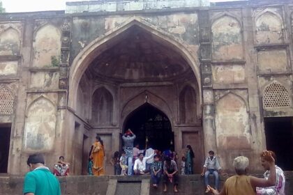 Beautiful and Devotional neelkanth mahadev temple