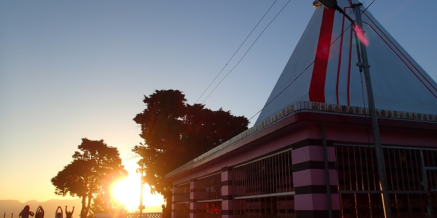 Kunjapuri Temple, a very famous hilltop temple near Neelkanth Mahadev Temple