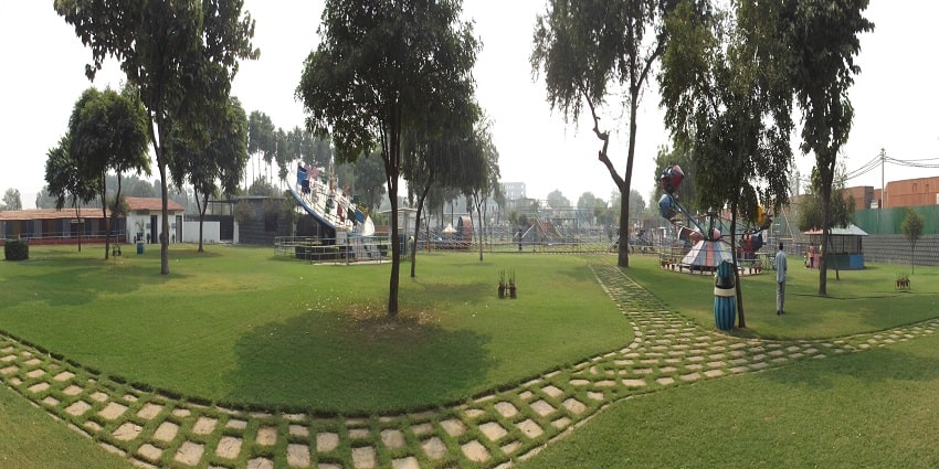 A sunny day at Aapno Ghar Adventure Park in Gurgaon with Lush Green Gardens