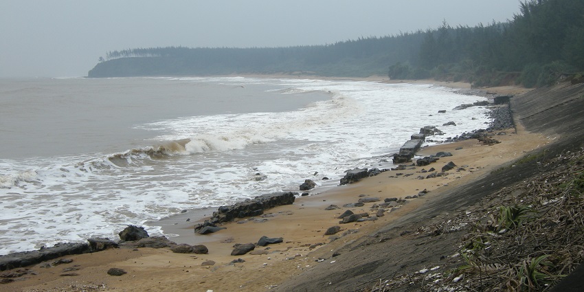 Get some relaxation and seaside fun, head to Aare Ware Beach, which is near the museum.