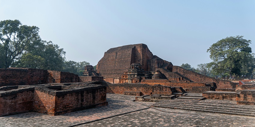 Nalanda Monastery: a blend of Tibetan tradition, nature, and monastic lifestyle.