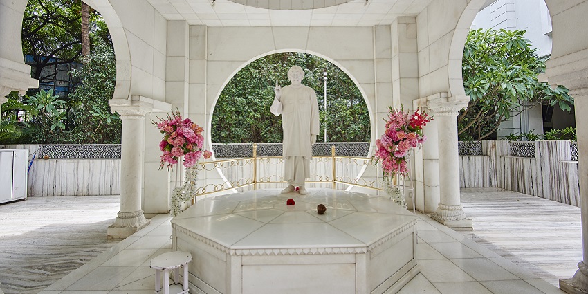 An image of Sadhu Vaswani which is located in the darshan museum in Pune, Maharashtra.