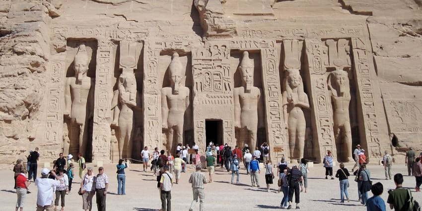 One of the amusing temples in Abu Simbel is crowded with tourists on a sunny day.
Viewers of this file can see comments and suggestions
