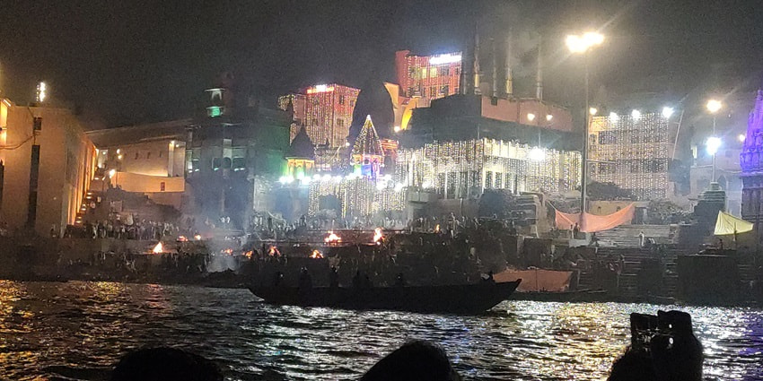 Exploring the Adi Keshav Ghat is one of the best things to do in Varanasi at night