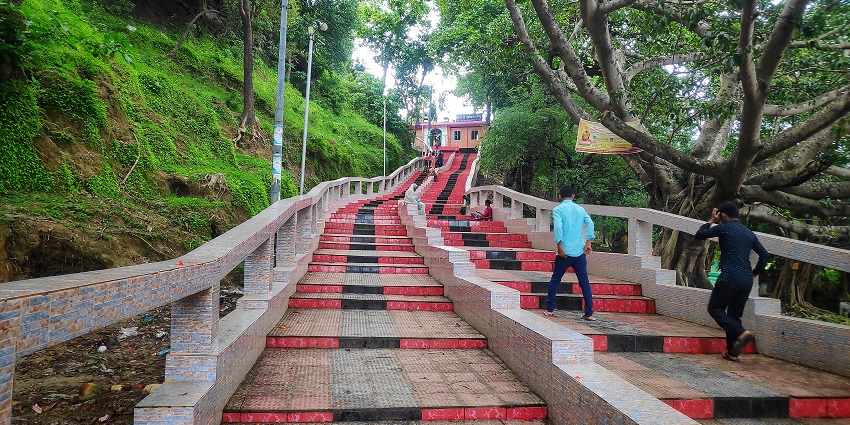 Image of The stairs leading towards Adinath Temple in Mainak Hill
