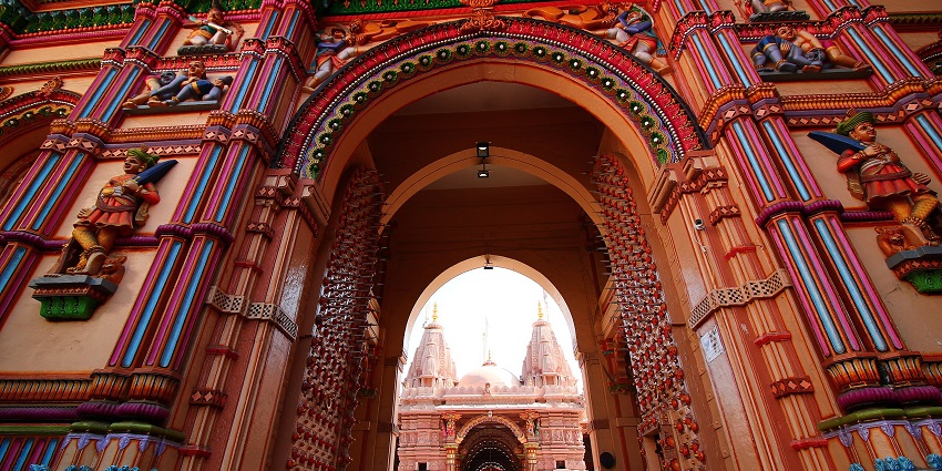 A huge decorated entrance gate of Shree Swaminarayan Mandir in Kalupur in Ahmedabad