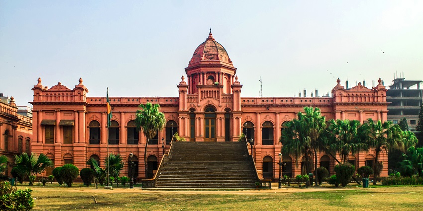 Ahsan Manzil, also known as the Pink Palace, is situated on the banks of the Buriganga River.