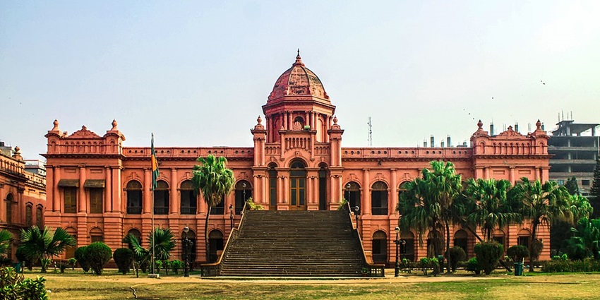 Take a short drive from the temple and you can reach Ahsan Manzil, a serene beauty.