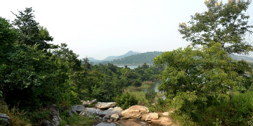 An image of Ajodhya Hills with a green terrain, spot not to be missed if you plan for trekking in Kolkata.