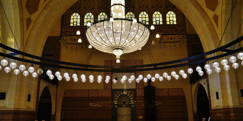 Al-Fateh Grand Mosque is a symbol of Islamic architecture and the largest mosque