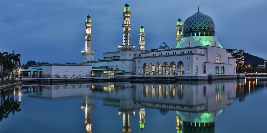 Popular mosque for pilgrims located near Mina in Makkah.