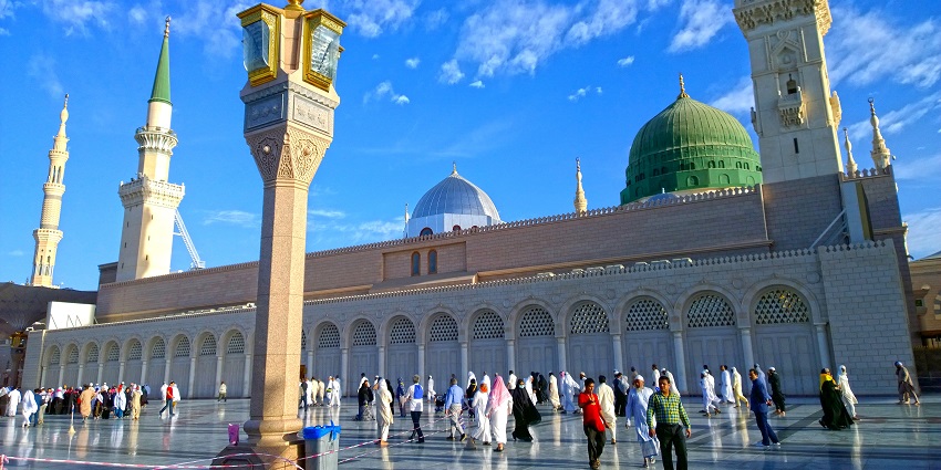 The iconic Medina mosque in Saudi Arabia features as resting place.