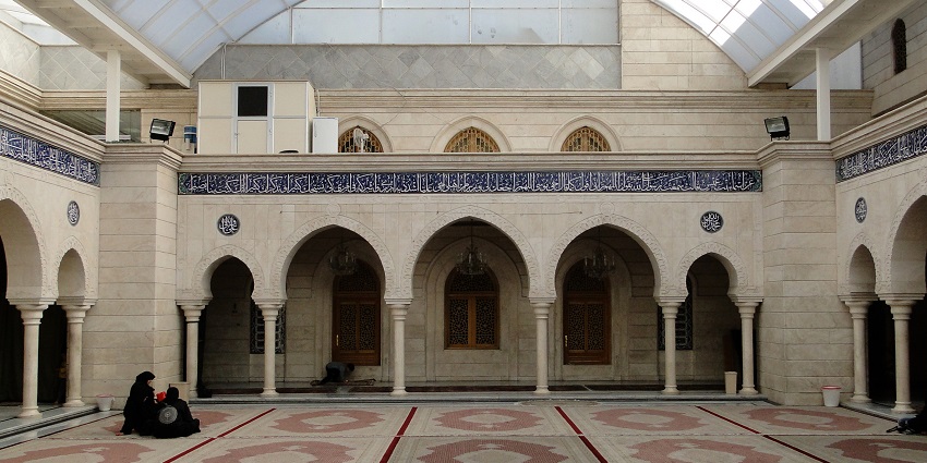 Expansive mosque offering serene worship and Islamic architectural beauty.
