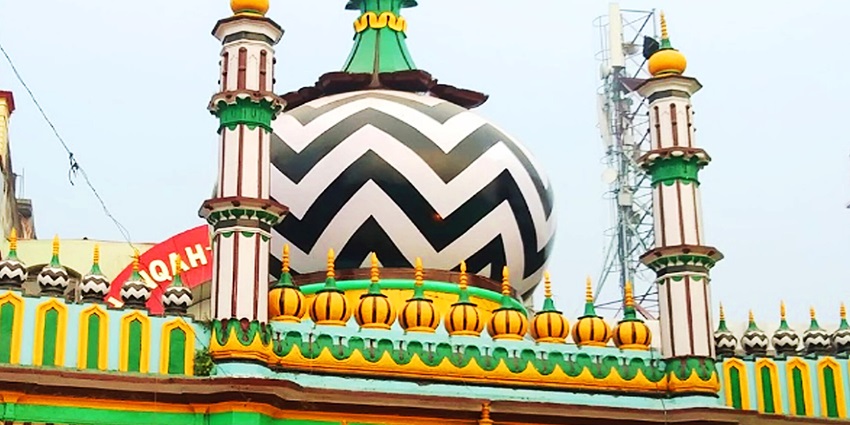 The Almadar Dargah is one of the spiritual places to visit in Bareilly for couples