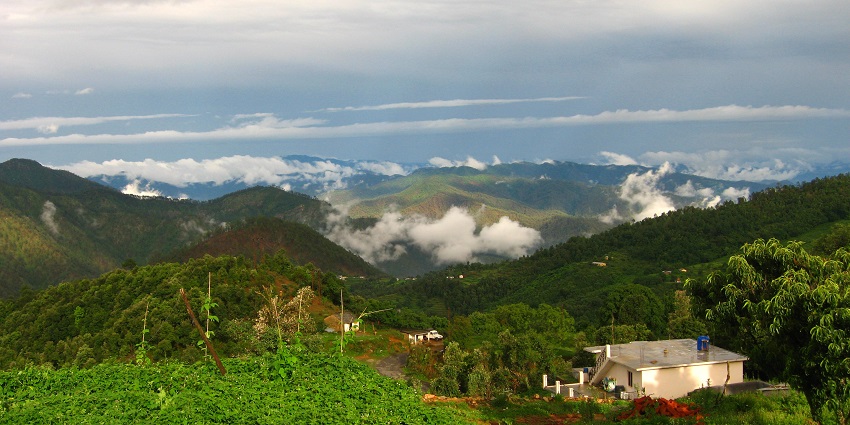 Almora features stunning views, rich culture, vibrant markets and distinct architecture.