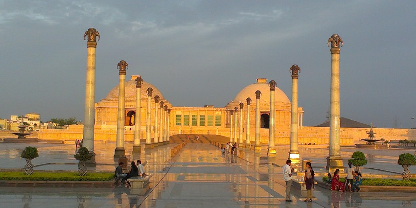 Image of Ambedkar Park during sunset view - one of the best places to visit in Noida for couples
