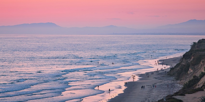 An image of Banje Beach, where Croatia's nightlife can be enjoyed by couples in Dubrovnik.