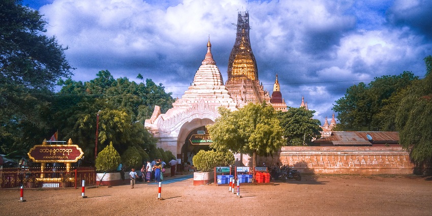Buddhist temple built in 1105 AD during the reign (1084–1113) of King Kyanzittha of the Pagan Dynasty