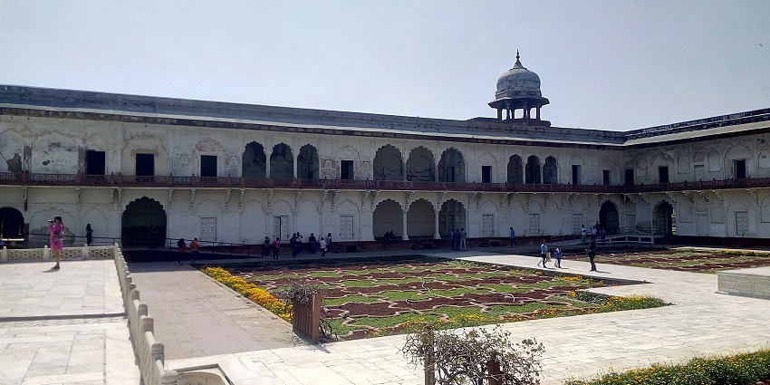 A beauty-personified Anguri bagh, one of the best places to visit in Agra with family.
