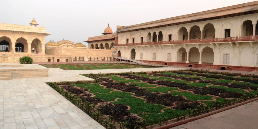 anguri bagh is another ideal spot to visit with your partner in agra