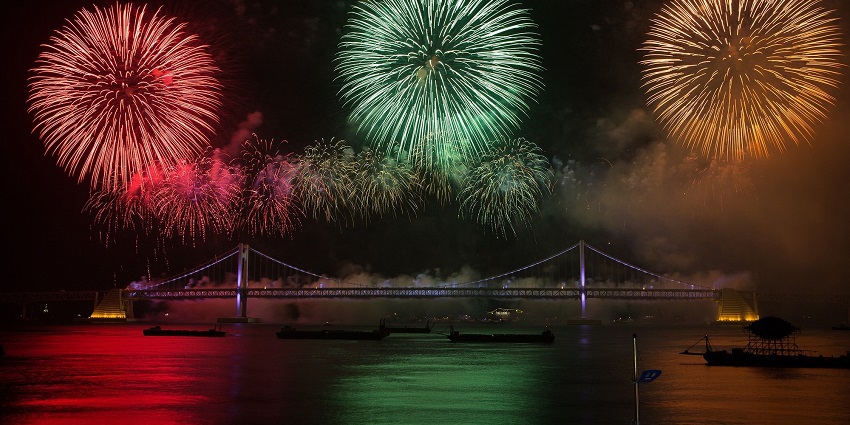 An image of a festival, similar to Arizona Aloha Festival, one of the important festivals of USA