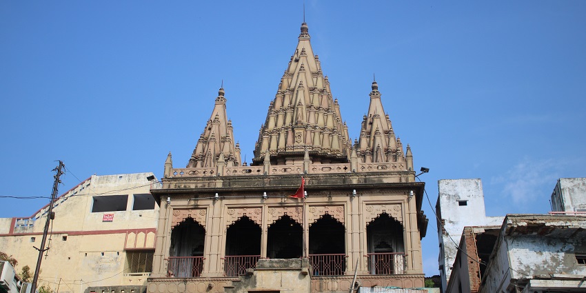 A popular tourist place is Assi Ghat, suggested by Varanasi Travel Guide.