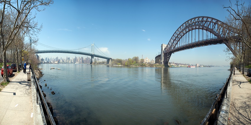 An image showing a panoramic view from Astoria Park, a great place to visit near Met museum.