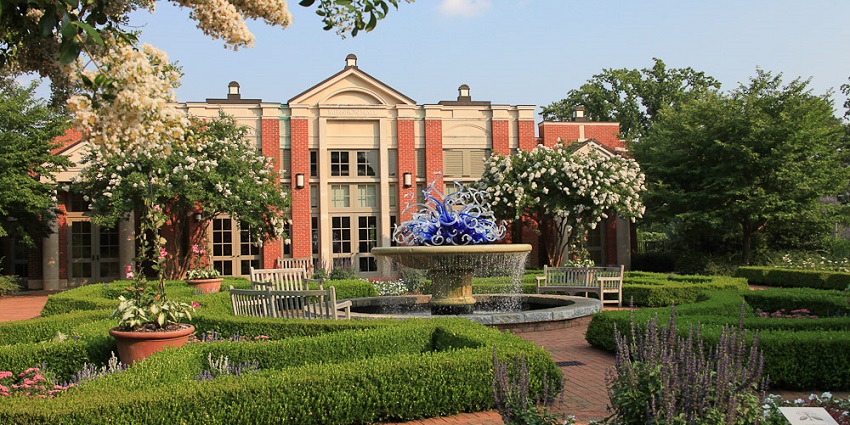 Entrance to the Atlanta Botanical Garden, one of the best places for Valentine’s Day in Atlanta.