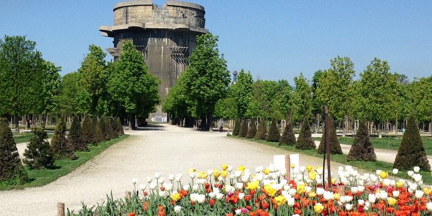 The gardens of Augarten Park, one of the best places to visit in Vienna in May.