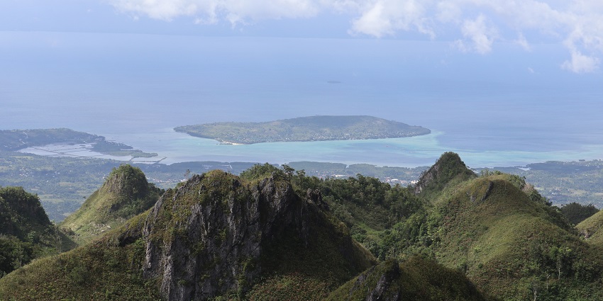 reathtaking view of Badian Island from Osmeña Peak, showcasing landscapes.