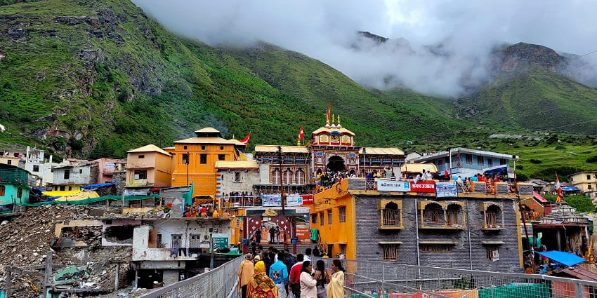 Badrinath Temple is one of the most amazing places to visit in Badrinath for all.