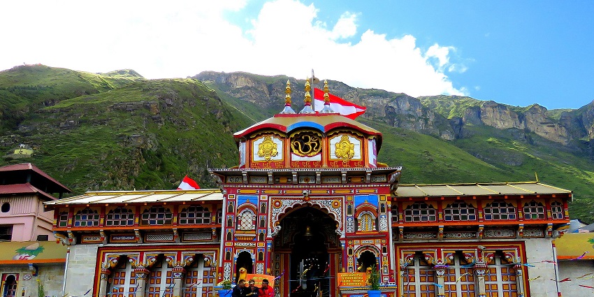 Badrinath, one of the char Dham, is one of the best places to visit in Chamoli.