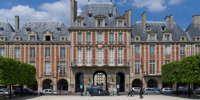Have a peaceful retreat from the busy streets at the elegant hotel on the Place des Vosges.