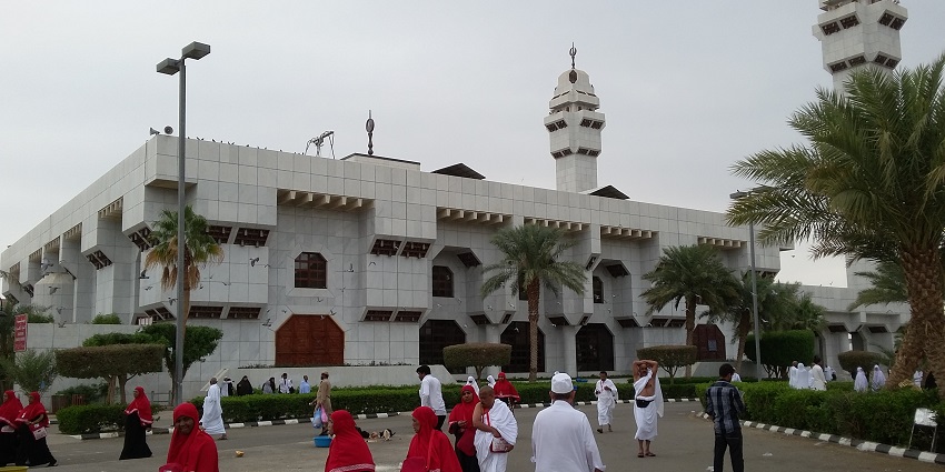 The best time to visit the Aisha Mosque is between November and February.