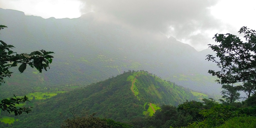 According to the Matheran travel guide, the ideal time to visit is from October to February.