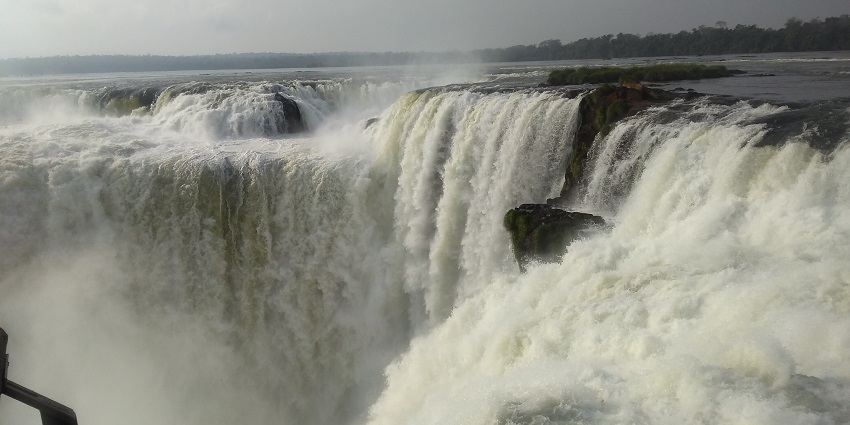 A beautiful view of the milky white waterfall