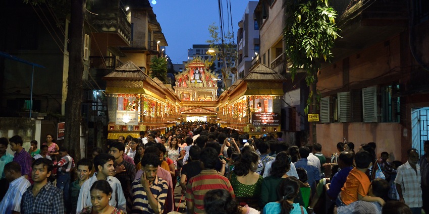 Kolkata travel tips recommend visiting between October and February for optimal experience.