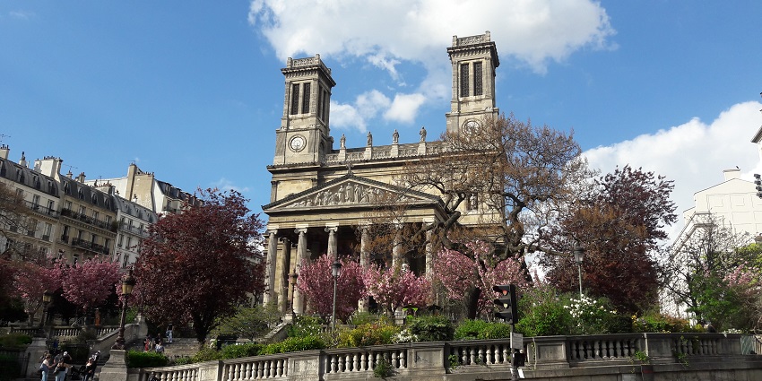 The best time to explore Paris is during March-May or September-November.