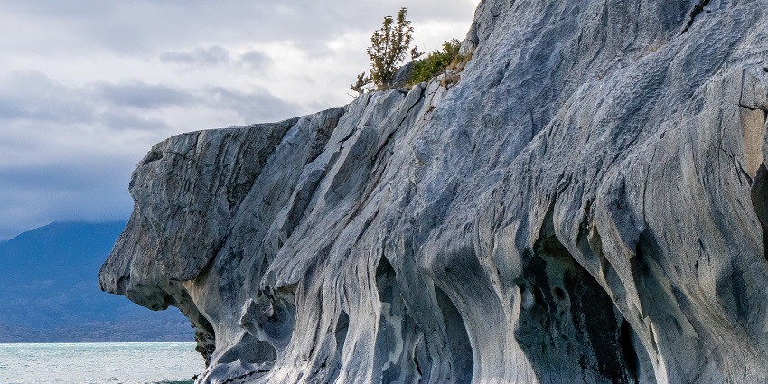 A peaceful evening near the region of Marble Caves