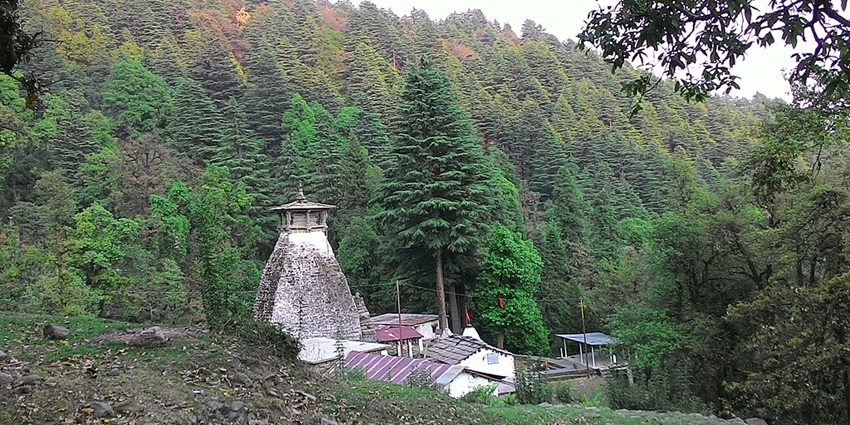 Scenic image of the beautiful Binsar Mahadev Temple in Uttarakhand