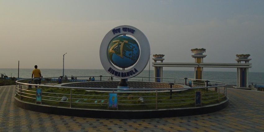 Scenic park in Digha emphasising Bengal’s culture and heritage.