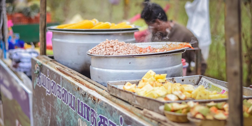 Brahmaputra Market is one of the places to visit in Noida at night.