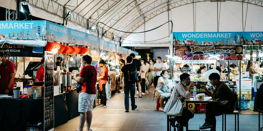 Brahmaputra Market has many street shops with a variety of things.